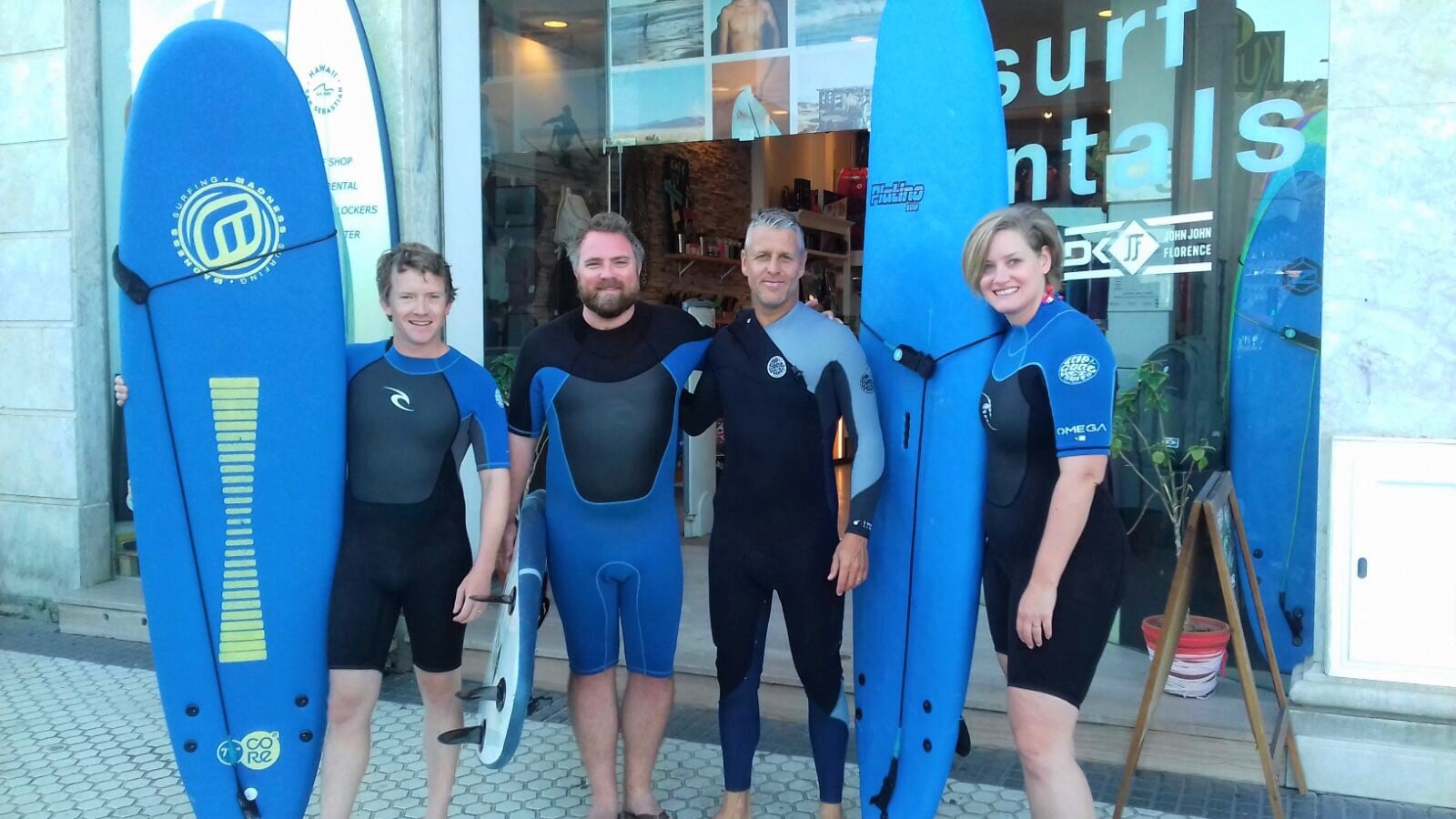 San Sebastian surfing class