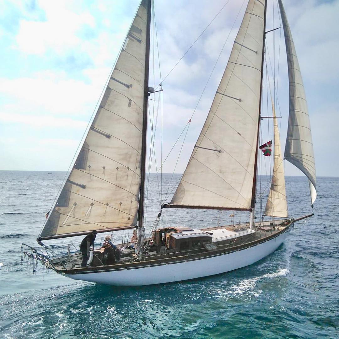 boat, yacht tour San Sebastian Sailing trip